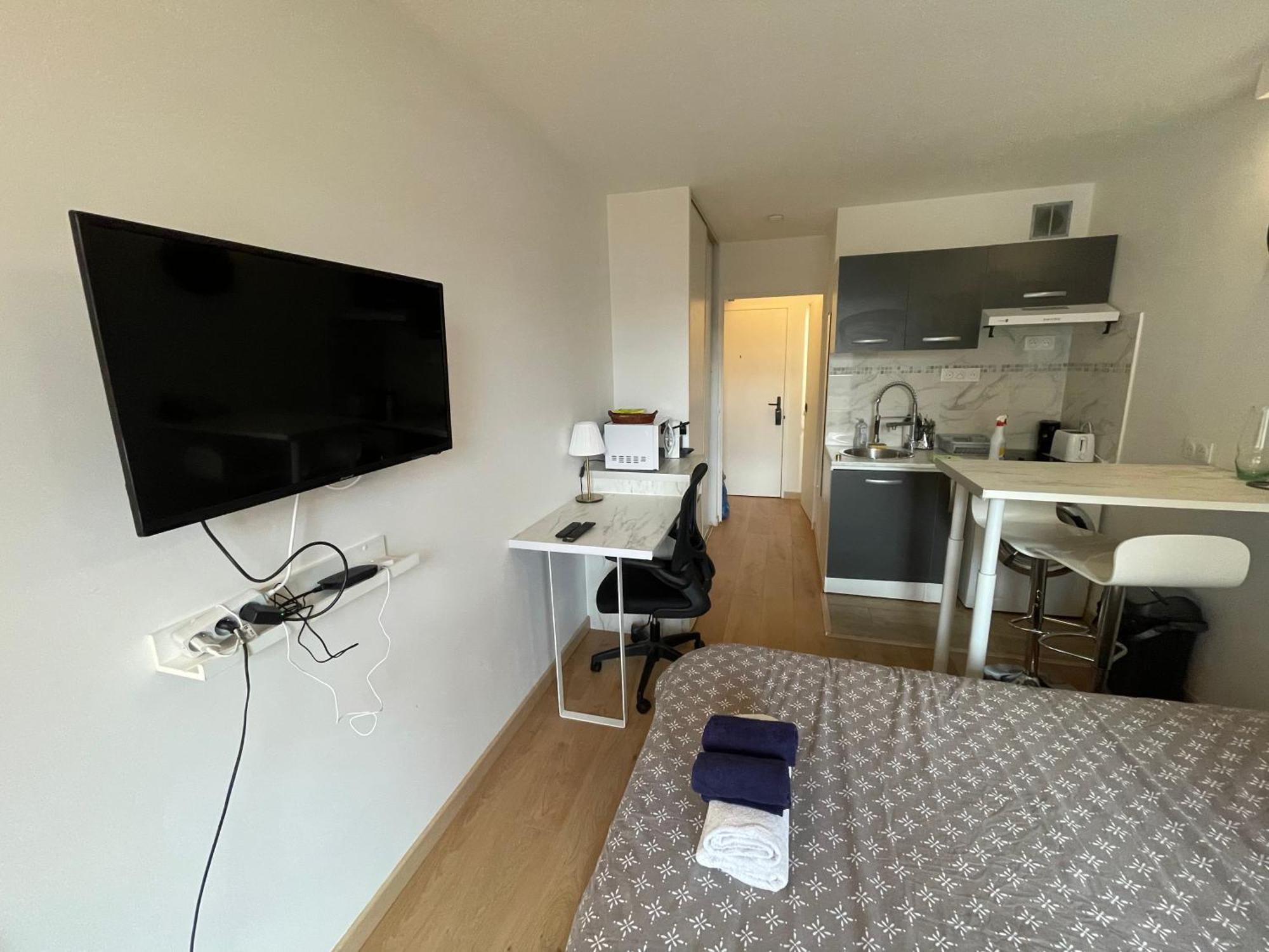Exclusive Private Apartment By Warilco - Pleyel 25 M2 - A 1 Minute De La Station Metro Carrefour Pleyel Saint-Denis  Esterno foto