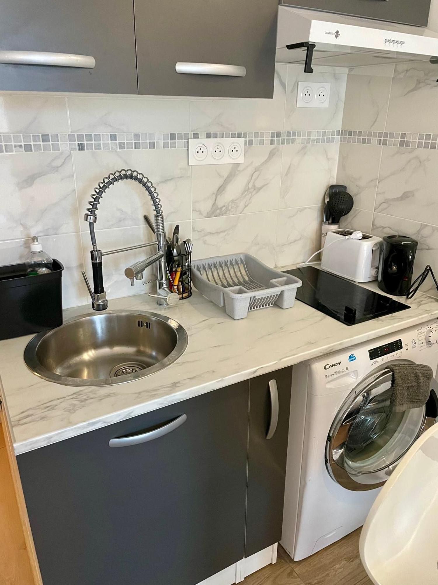 Exclusive Private Apartment By Warilco - Pleyel 25 M2 - A 1 Minute De La Station Metro Carrefour Pleyel Saint-Denis  Esterno foto